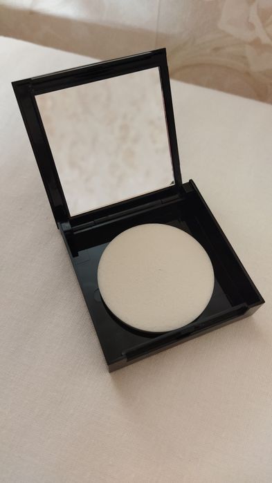 Пудра Meybelline бежевая