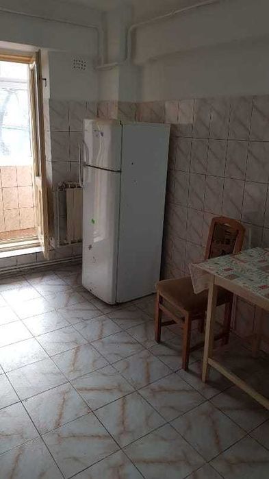 Inchiriez apartament