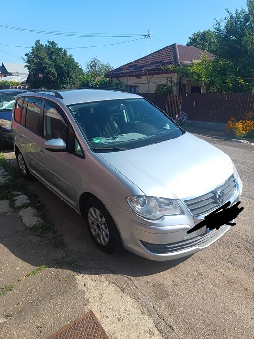 VOLKSWAGEN Touran 2010 — imagine 3