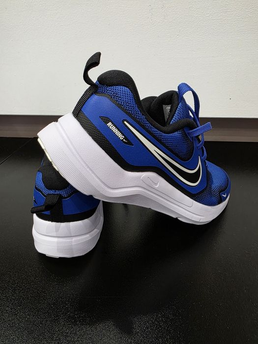 Оригинални маратонки Найк/Nike Cosmicrunner