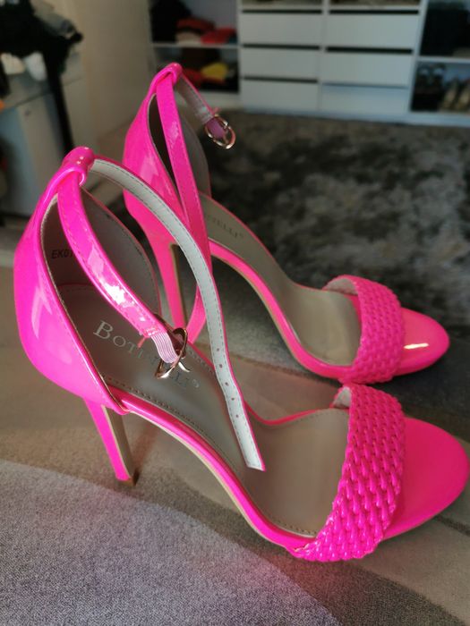 Sandale noi, marimea 37