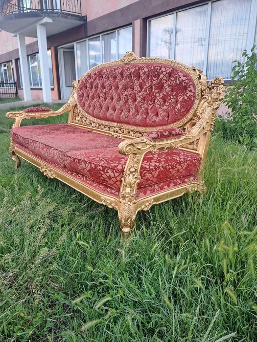 Canapea în stil baroc venețian