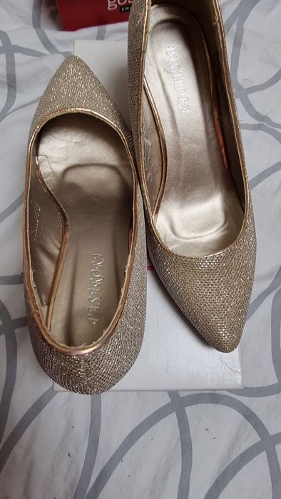 Pantofi 37 aurii noi