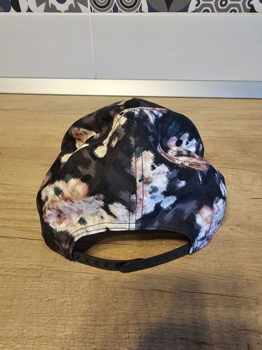 Sapca Cayler & Sons Paris Fuckin' Cité Snapback Floral Digi Camo