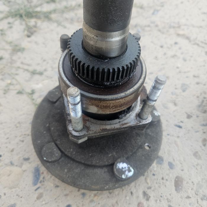 Полуось с абс датчиком на ниву 2121-4