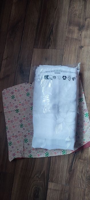 Perdele cu inele alb strălucitor, inserții frunze, doua bucăți