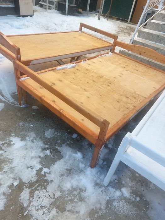 Деревянные кровати