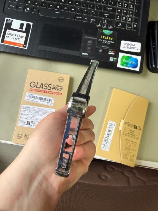 Vând husa telefon Redmi note 12 cu 3 folii de protecție ecran