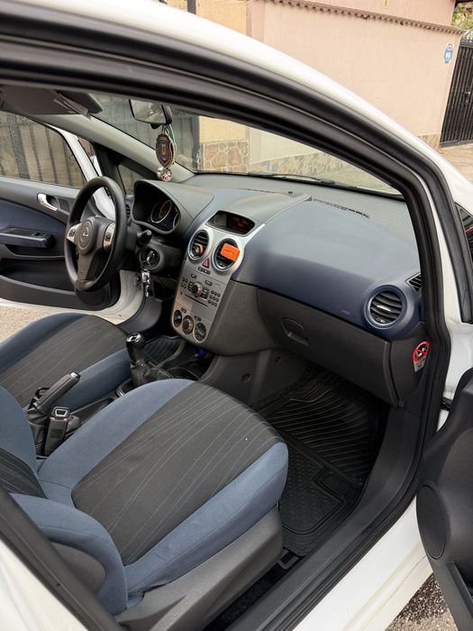 Opel Corsa D 2010
