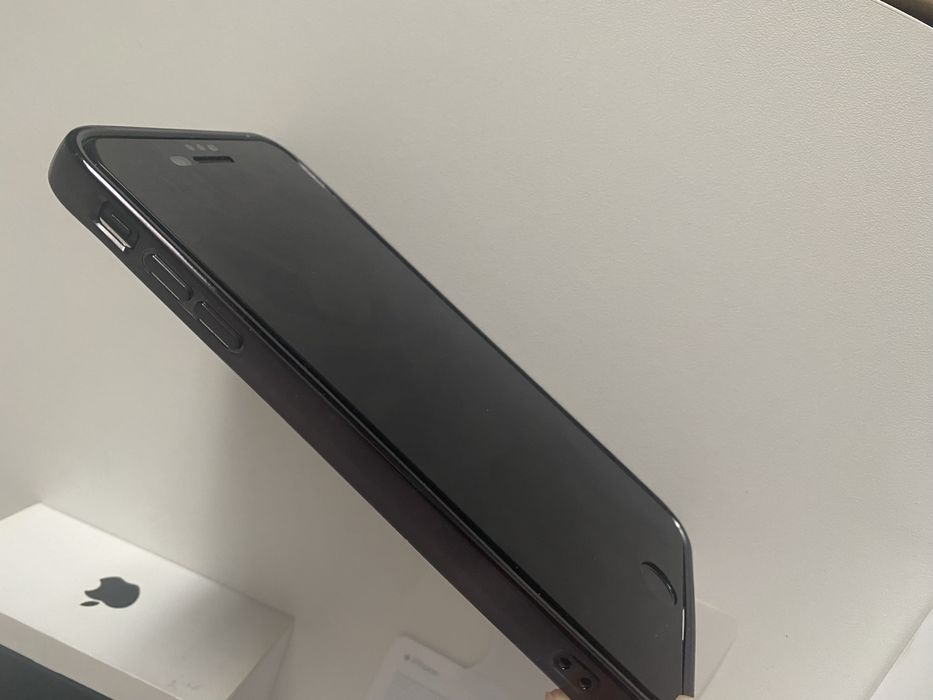 Iphone 7+  Продам айфон 7 плюс