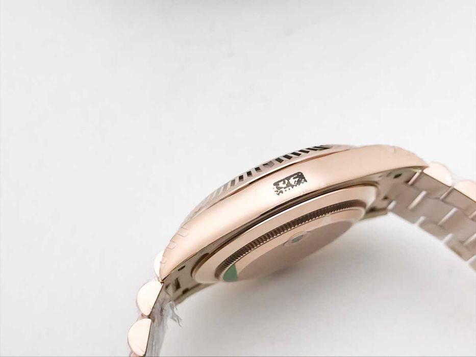 Rolex Day-Date 40mm Rose Gold President – зелен циферблат Roman – реални снимки – поръчка