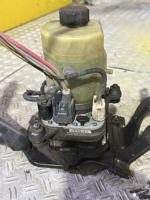 pompa servoelectrica ford kuga focus 2 cmax cod 4M513K514CB