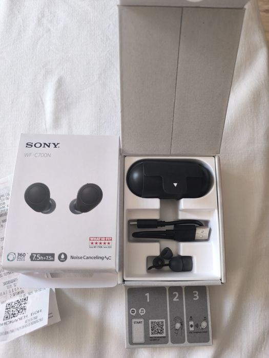 Soni WF-C700N ,черни, Нови
