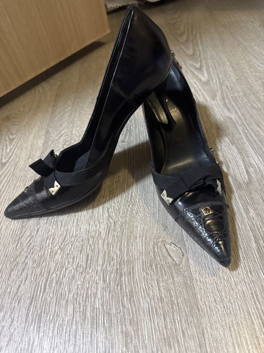 Продам женские туфли