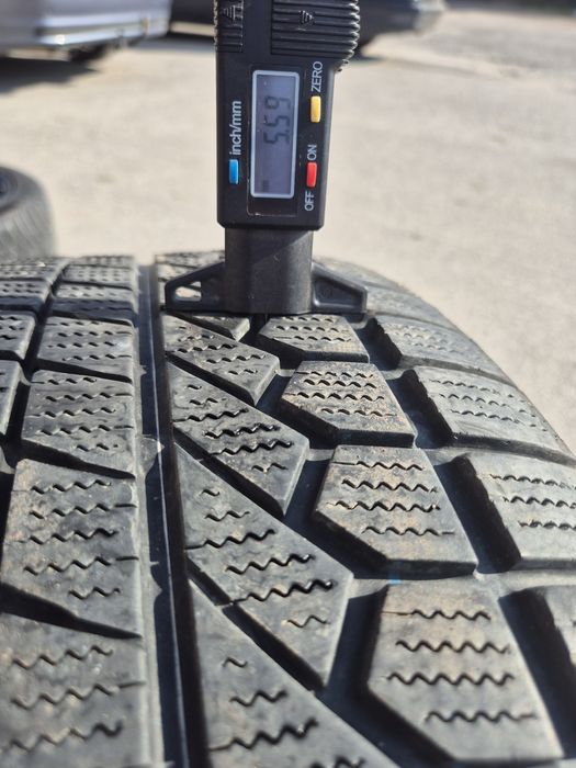 2бр. 235/45/19 Toyo гуми зимни