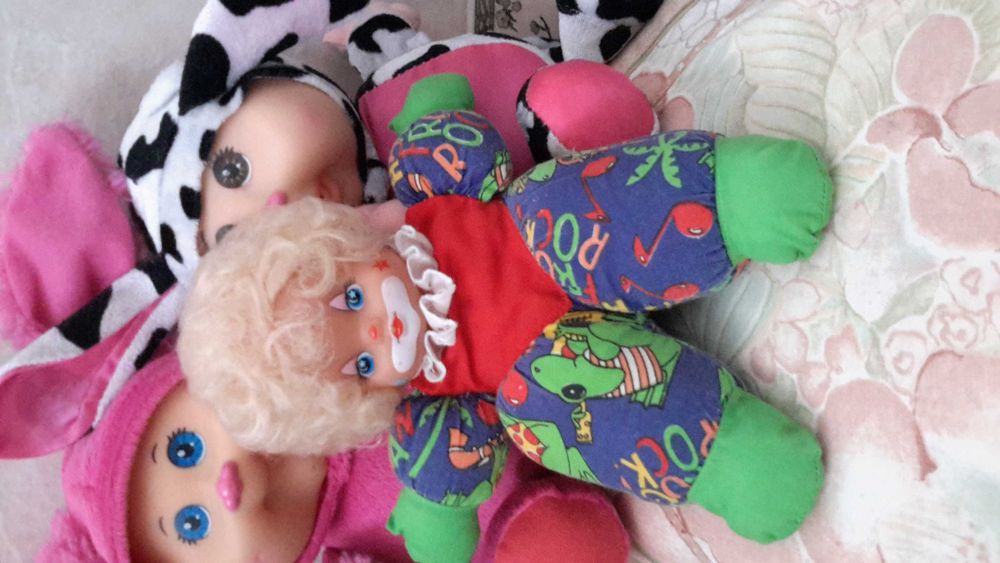 Продам кукол. Игрушки.