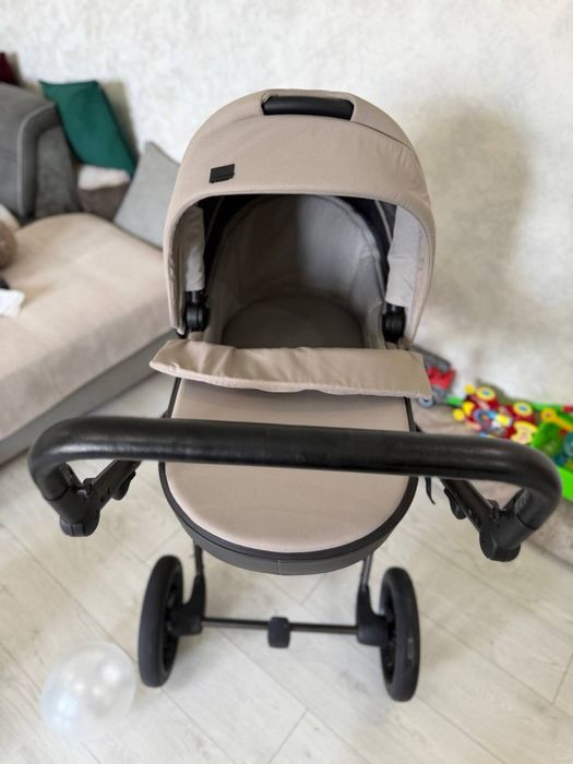 Коляска M/Type в оттенке Shall