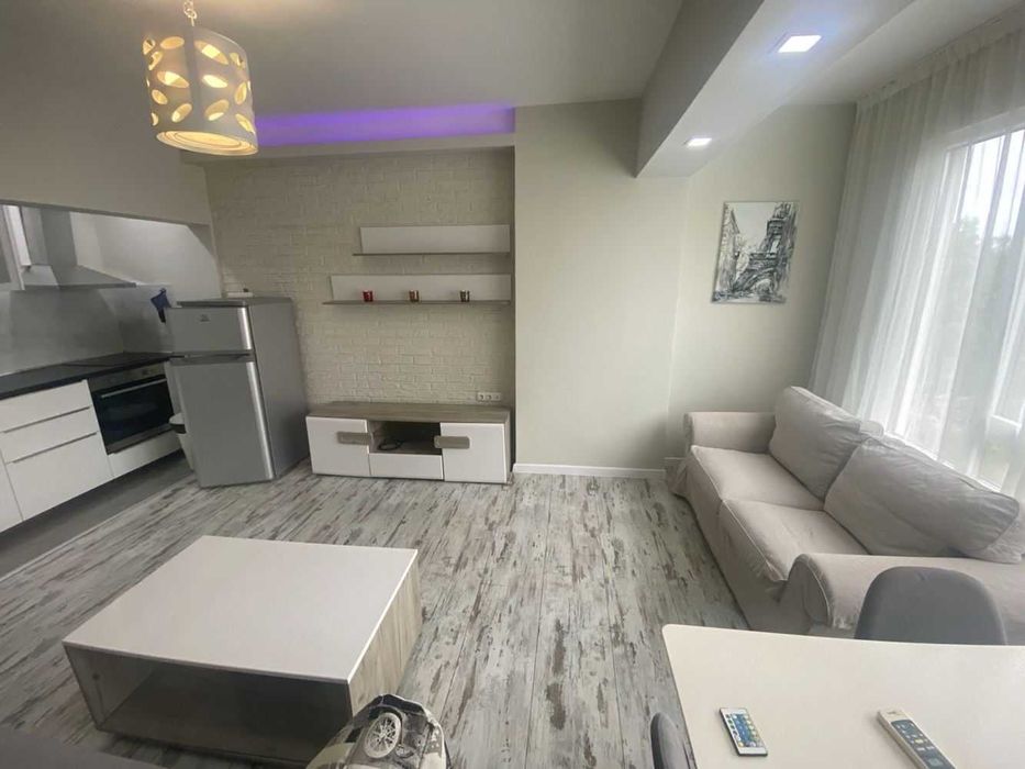 УЮТЕН дом! Тристаен апартамент - район Базар Левски!