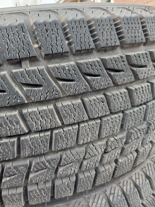 Продам шины почти новые