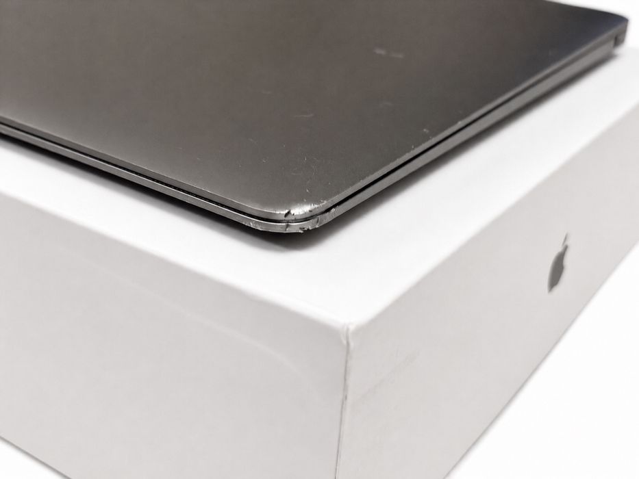 Vand Macbook Air 13 M1 8GB 256GB Fullbox + accesorii