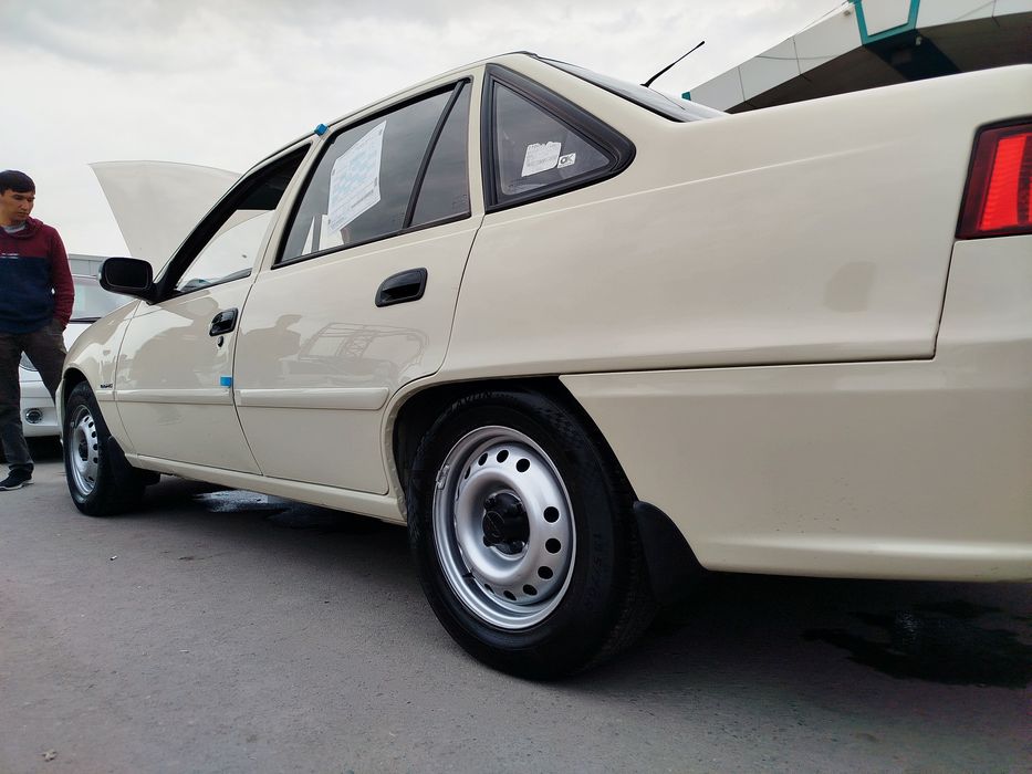 Nexia 2 uchun trendagi Stalnoy diskalar bor komplekt.