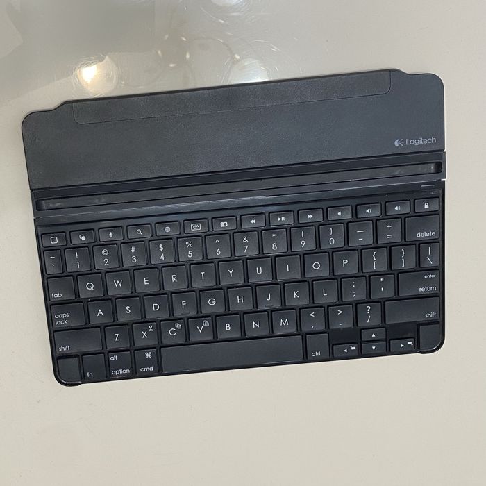 Apple iPad Air 2 (128GB) WiFi + Cellular Cadou: Tastatură Logitech Ultrathin