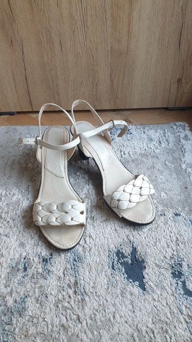 Сандали от естествена кожа