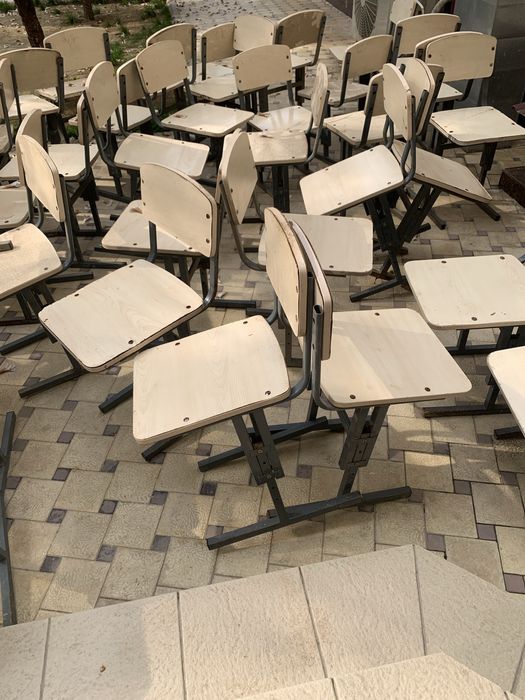 Продается школьная принадлежности, парты, стулья, доски