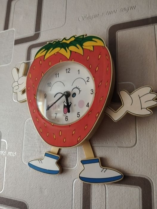 Продам настенные часы