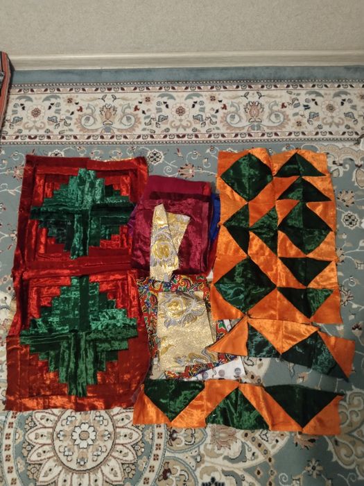 Көрпе құрақтары үш көрмелік Сельмаш