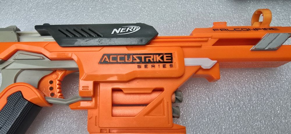 Pistoale Nerf Roughcut 2x4