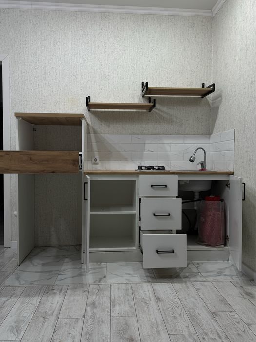 Срочно Продам б/у кухню со всем необходимым