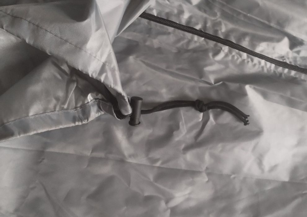 Husă de Protecție Universală - Impermeabilă și Rezistentă (1.9m x 1.75