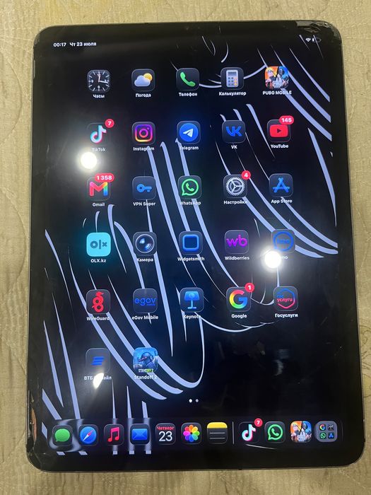 Продам срочно Ipad 11 pro 2020 /256гб