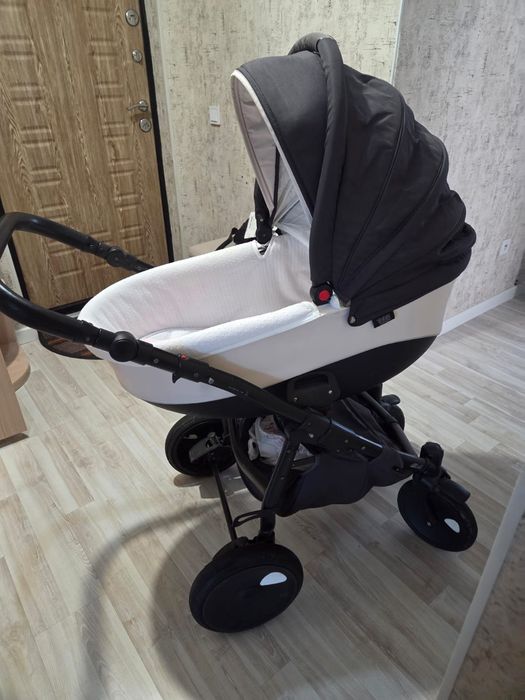 Коляска детская прогулочная