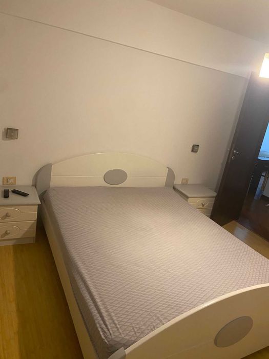 Apartament 3 camere,mobilat, zona Sala Polivalentă