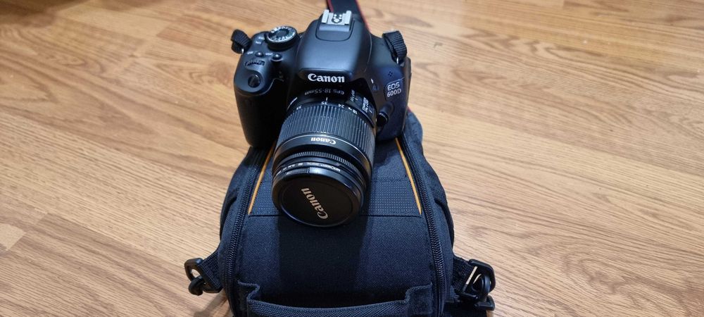 DSLR Canon EOS 600D