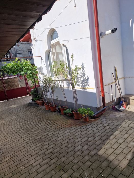 Închiriez casa spatiu comercial la intrarea in Piata Centrala Craiova