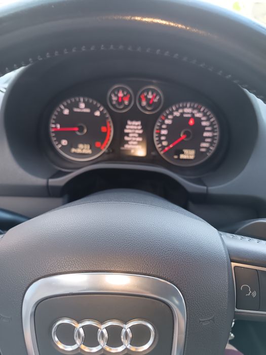 Audi A 3 an 2011 motor 2.0 TDI preț în euro  6700 neg