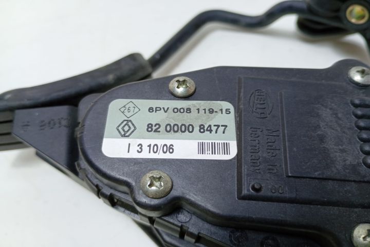 Pedala acceleratie 820008477 Renault Trafic a 2-a generatie
