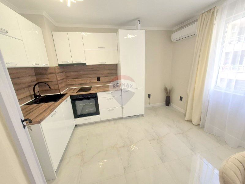 Дава се под наем Двустаен апартамент в Варна, Базар Левски - 40 кв.м за 433.5 € - Снимка #3