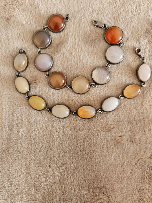 Сребърна гривна с ахати и планински кристал
