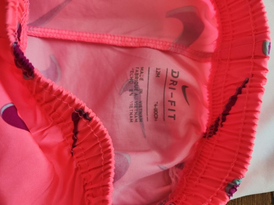 Адидас комплект за 12месечно бебе