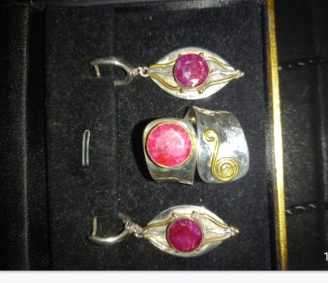 Продается серебряный набор 925 пробы