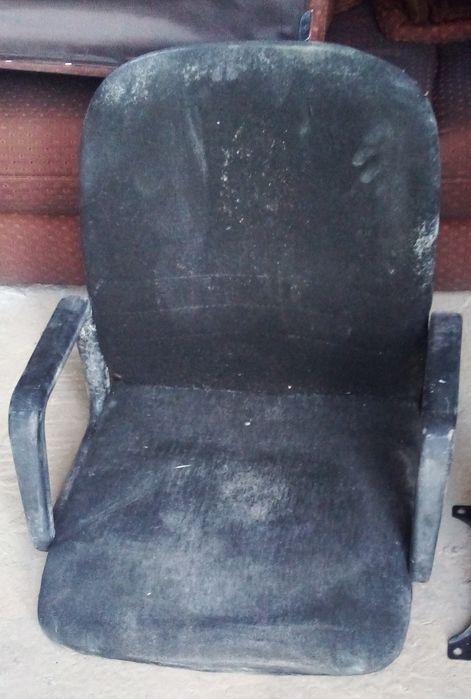 Kreslo sotiladi. 20 dona