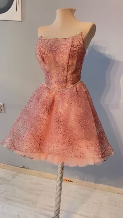 Булченски и абитуриенски рокли