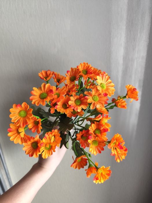 Цветы на кладбище