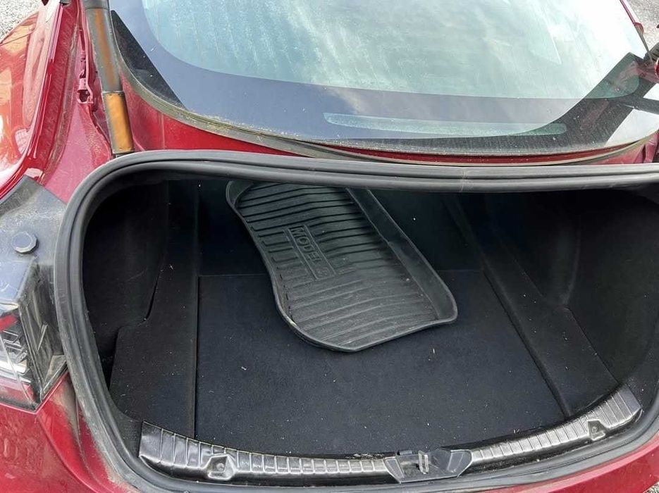 Tesla model 3 accident