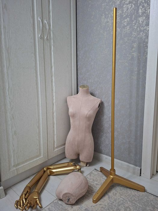 Продам  красивый манекен