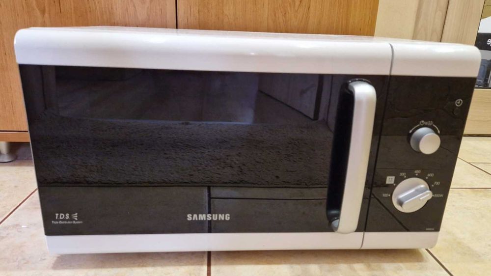 микровълнова печка Samsung MW82W